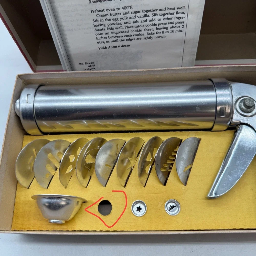 Vintage Wear-Ever Aluminum Cookie Gun and Pastry Decorator NMade in USA 50s 60s